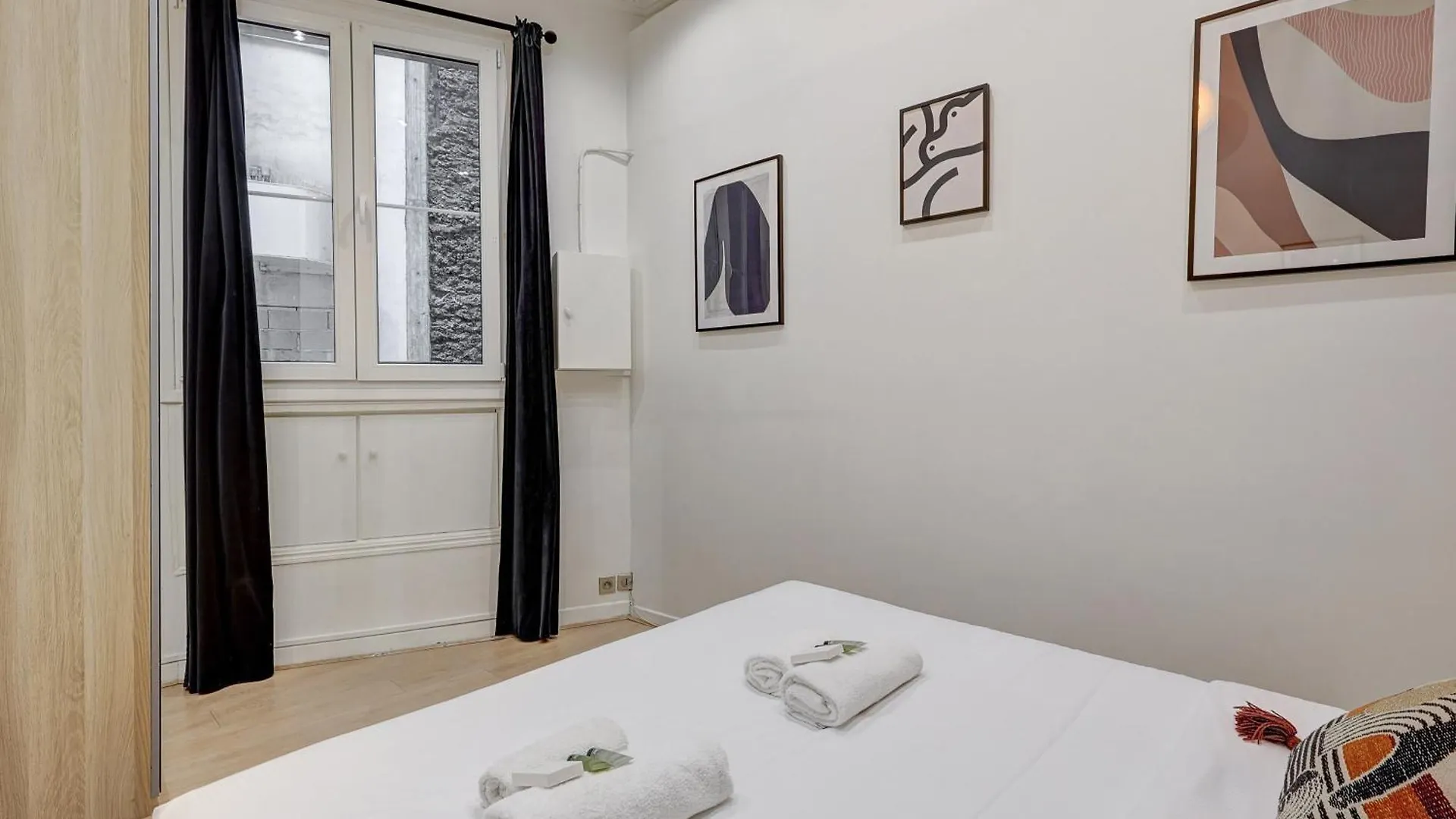 Luxueux Appartement Au Coeur Des Champs-Elysees Paris France